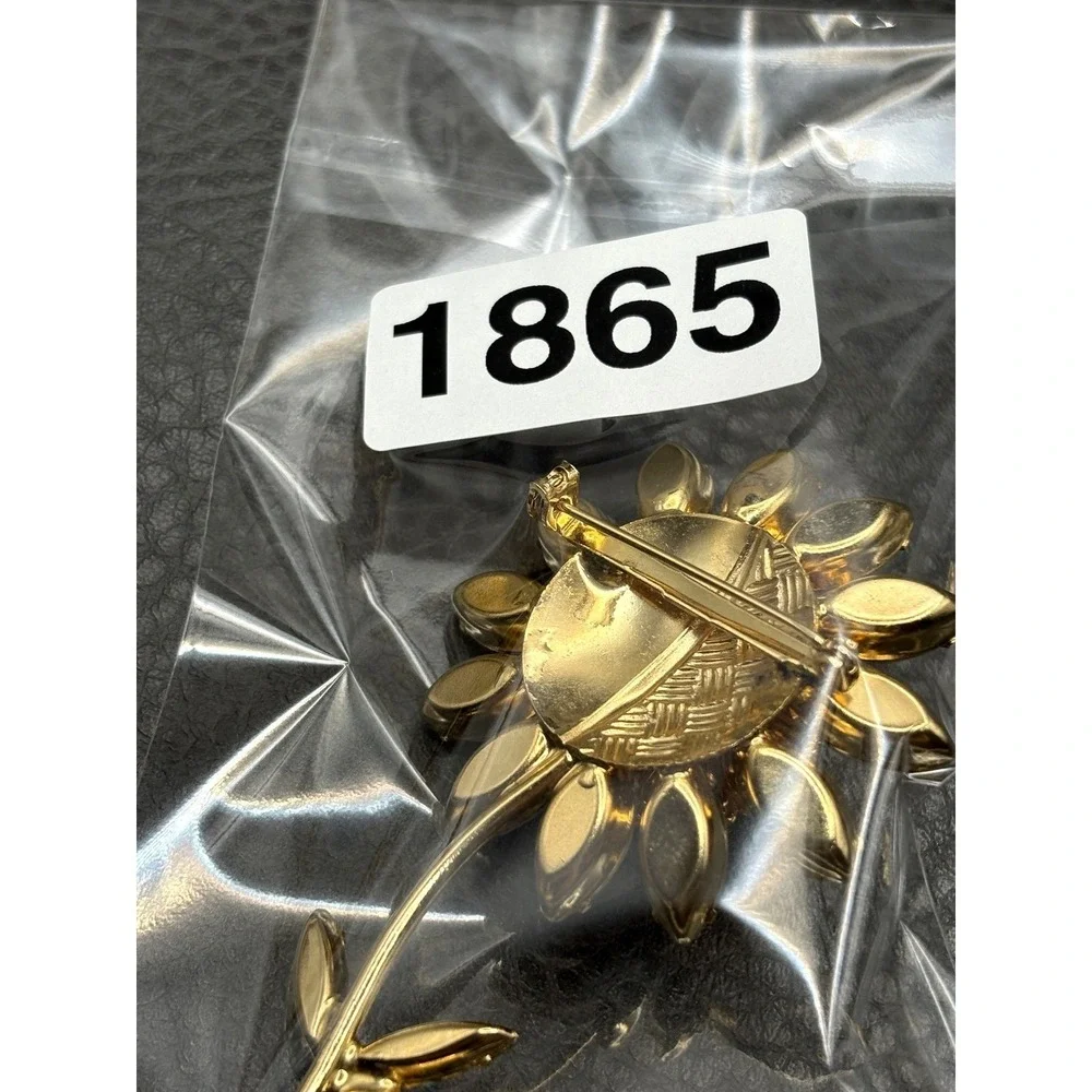 HUGE Vintage Daisy Flower Brooch Crystal Rhinestone Pin Gold Tone